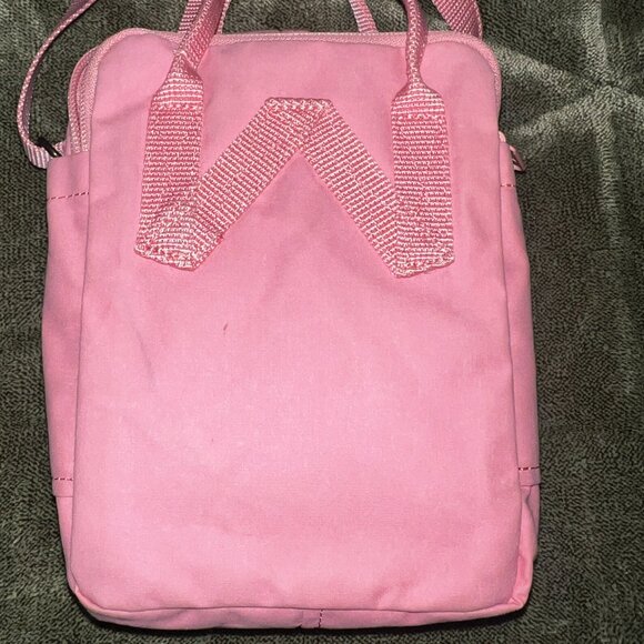 Pink Fjallraven Kanken Sling - Picture 4 of 5
